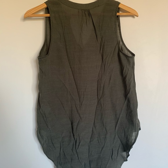 Lightweight Lace-Front Tank - Picture 3 of 4